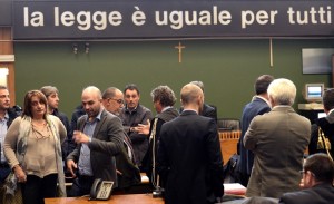 Minacce a Saviano e Capacchione: scrittore in Aula a Napoli